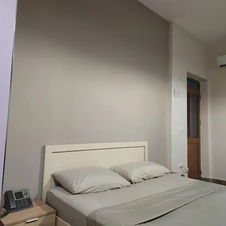 Cozy In Apartment *